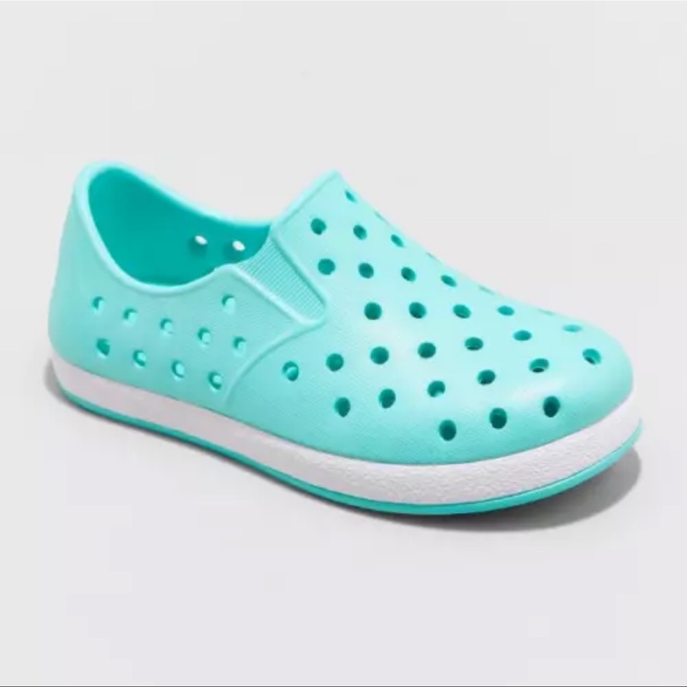Cat & Jack Kids' Gene Blown EVA Slip-On Apparel Water Shoes - Mint Green/Jese